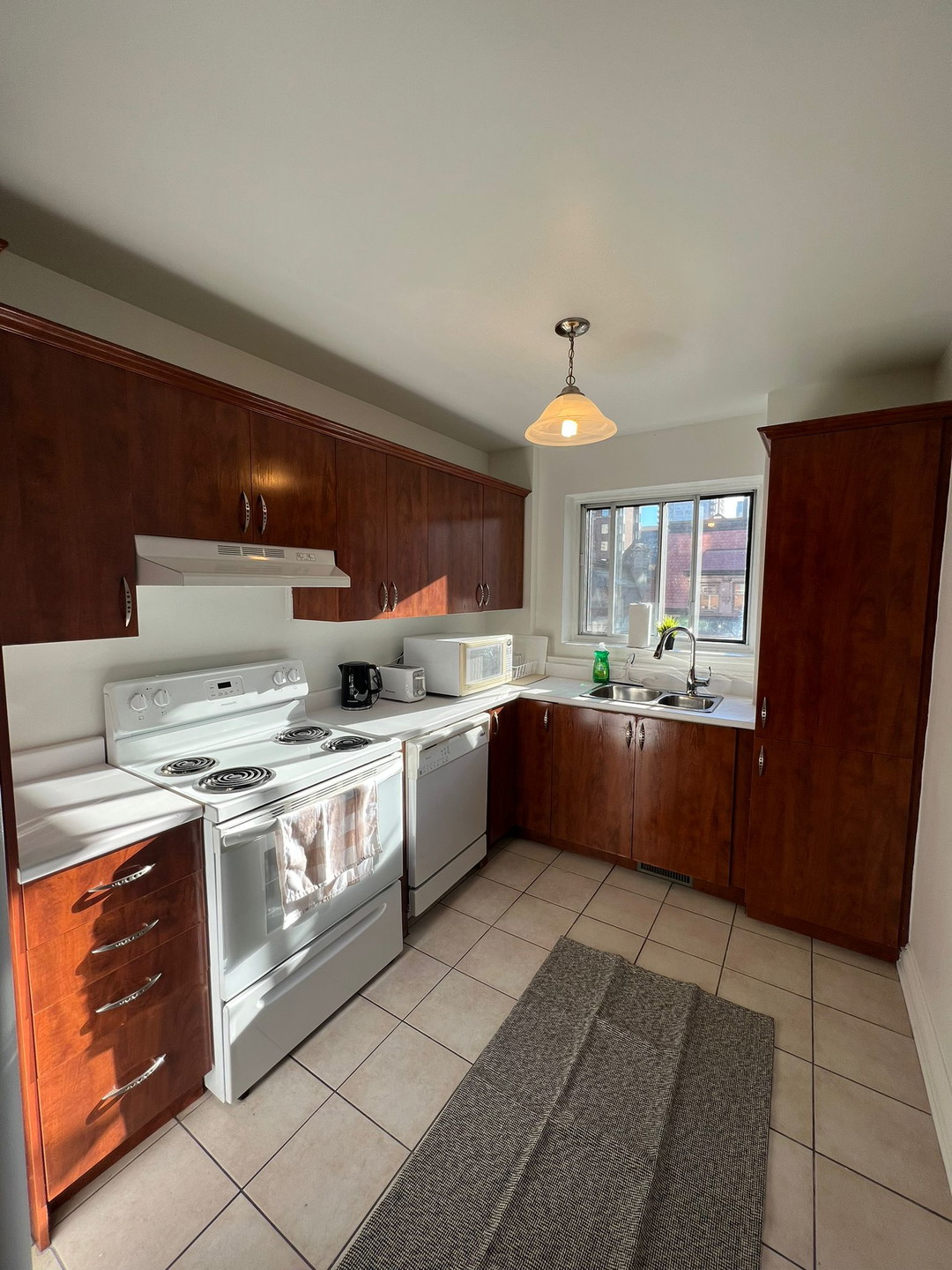 Silver Plus Room - Drummond St - Montreal